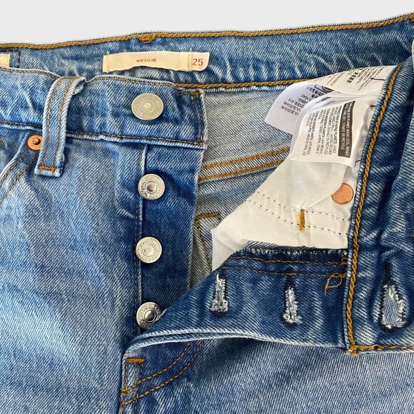 Levi's Wedgie Straight Fit Ankle Jeans Womens 25 Light Wash High-Rise Distressed - Picture 8 of 14